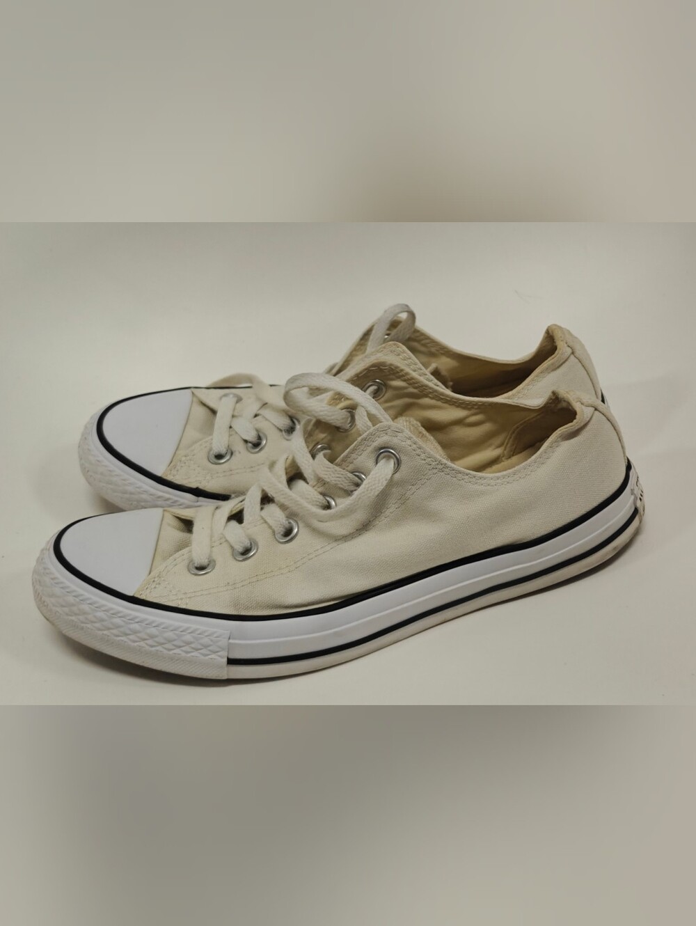 Converse All Star Low Top White Sneakers Women’s 9 Men’s 7 Chuck Taylor Canvas S